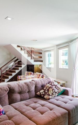 Casa à venda com 338m², 4 quartos e 5 vagas