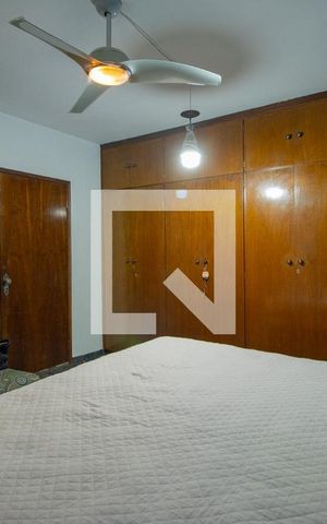 Casa à venda com 256m², 3 quartos e 3 vagas
