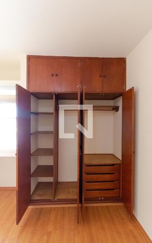 Apartamento à venda com 103m², 3 quartos e 1 vaga Apartamento à venda com 103m², 3 quartos e 1 vagaQuarto 01 - Armário