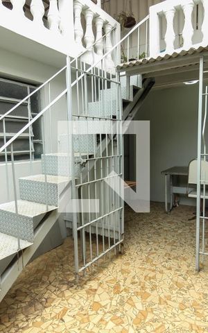 Casa à venda com 100m², 2 quartos e 2 vagas Casa à venda com 100m², 2 quartos e 2 vagasVaranda