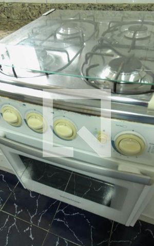 Casa à venda com 100m², 2 quartos e 2 vagas Casa à venda com 100m², 2 quartos e 2 vagasDetalhe Cozinha