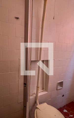 Casa à venda com 340m², 5 quartos e 2 vagas Casa à venda com 340m², 5 quartos e 2 vagasBanheiro de serviço