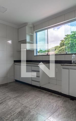 Casa para alugar com 200m², 3 quartos e 3 vagas Casa para alugar com 200m², 3 quartos e 3 vagasCozinha
