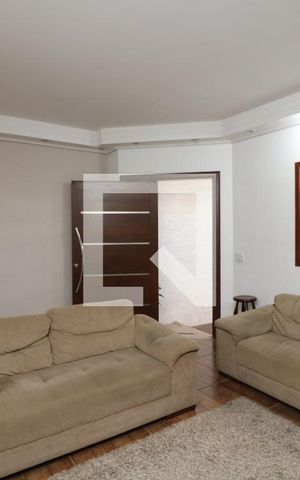 Casa à venda com 150m², 3 quartos e 4 vagasSala