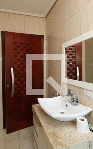 Casa à venda com 150m², 3 quartos e 4 vagasBanheiro Corredor