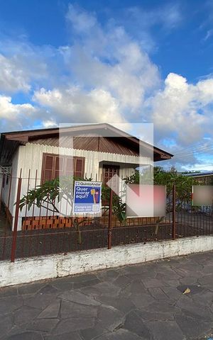 Casa à venda com 115m², 2 quartos e 2 vagasFachada
