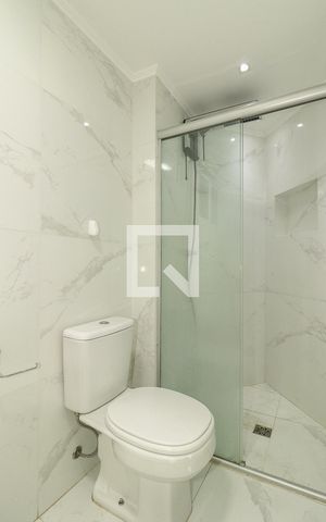 Apartamento à venda com 74m², 2 quartos e sem vaga Apartamento à venda com 74m², 2 quartos e sem vagaBanheiro