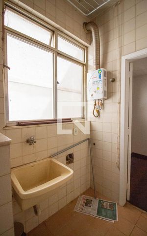 Apartamento à venda com 77m², 2 quartos e 1 vagaÁrea de Serviço