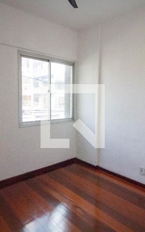 Apartamento à venda com 77m², 2 quartos e 1 vagaSuíte