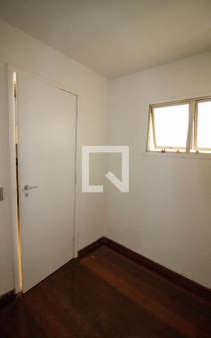 Apartamento à venda com 77m², 2 quartos e 1 vagaQuarto de Serviço