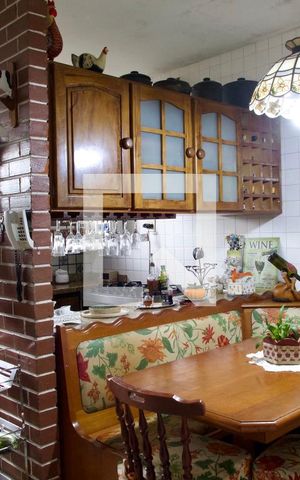 Casa à venda com 436m², 5 quartos e 2 vagas Casa à venda com 436m², 5 quartos e 2 vagasCozinha