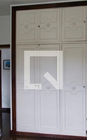 Casa à venda com 436m², 5 quartos e 2 vagas Casa à venda com 436m², 5 quartos e 2 vagasQuarto 3