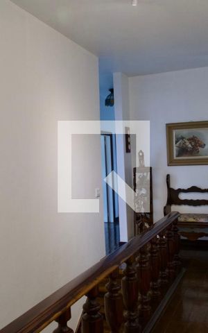 Casa à venda com 436m², 5 quartos e 2 vagas Casa à venda com 436m², 5 quartos e 2 vagasCorredor 2