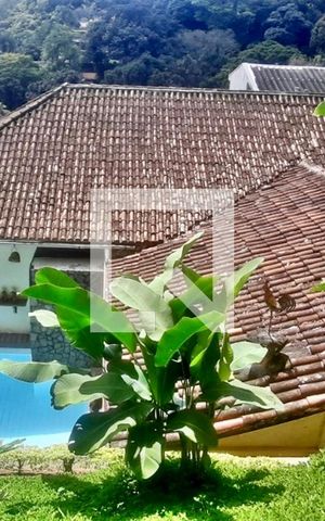 Casa à venda com 436m², 5 quartos e 2 vagas Casa à venda com 436m², 5 quartos e 2 vagasJardim