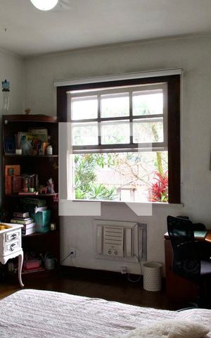 Casa à venda com 436m², 5 quartos e 2 vagas Casa à venda com 436m², 5 quartos e 2 vagasQuarto 2