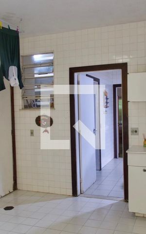 Casa à venda com 436m², 5 quartos e 2 vagas Casa à venda com 436m², 5 quartos e 2 vagasÁrea de serviço