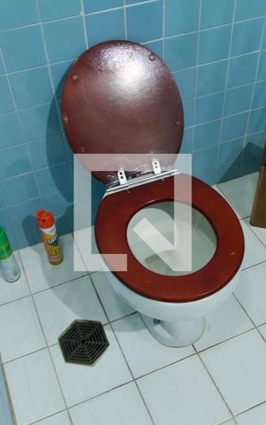 Casa à venda com 436m², 5 quartos e 2 vagas Casa à venda com 436m², 5 quartos e 2 vagasBanheiro Social 2