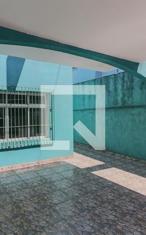 Casa à venda com 220m², 4 quartos e 2 vagas Casa à venda com 220m², 4 quartos e 2 vagasGaragem