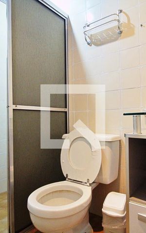 Apartamento à venda com 70m², 2 quartos e 1 vaga Apartamento à venda com 70m², 2 quartos e 1 vagaBanheiro