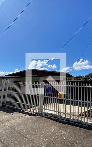 Casa à venda com 160m², 5 quartos e 2 vagasFachada