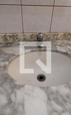 Casa à venda com 200m², 8 quartos e 1 vagaPia banheiro comum