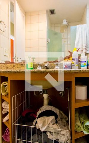Apartamento para alugar com 90m², 4 quartos e 2 vagas Apartamento para alugar com 90m², 4 quartos e 2 vagasBanheiro social