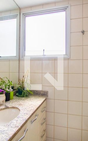 Apartamento para alugar com 90m², 4 quartos e 2 vagas Apartamento para alugar com 90m², 4 quartos e 2 vagasBanheiro do quarto 1