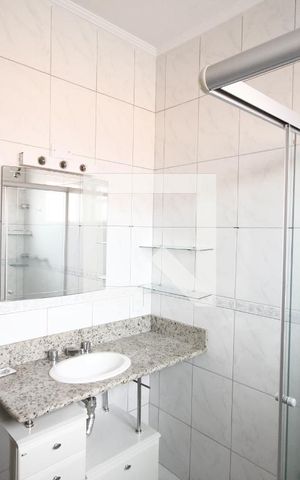 Casa à venda com 220m², 4 quartos e 2 vagasBanheiro