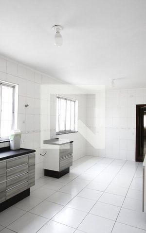 Casa à venda com 220m², 4 quartos e 2 vagasCozinha