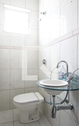 Casa à venda com 220m², 4 quartos e 2 vagasLavabo
