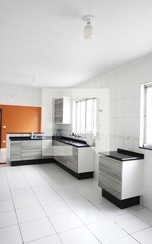 Casa à venda com 220m², 4 quartos e 2 vagasCozinha