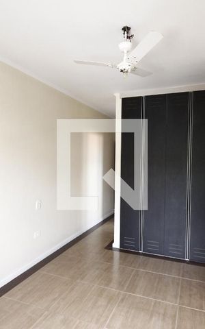 Casa à venda com 220m², 4 quartos e 2 vagasSuíte