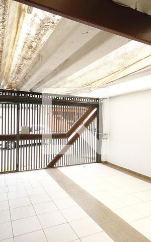 Casa à venda com 220m², 4 quartos e 2 vagasGaragem