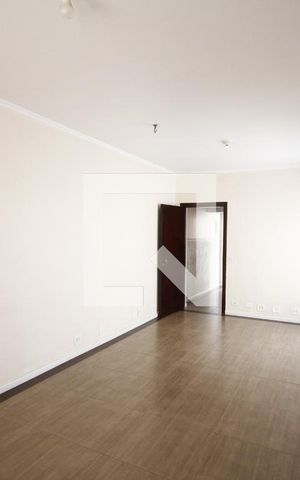 Casa à venda com 220m², 4 quartos e 2 vagasSala