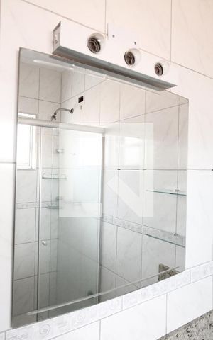 Casa à venda com 220m², 4 quartos e 2 vagasBanheiro