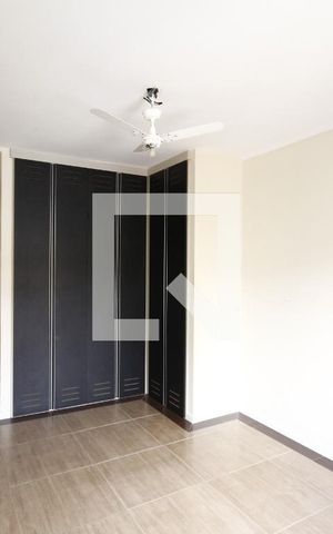 Casa à venda com 220m², 4 quartos e 2 vagasSuíte