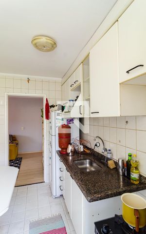 Apartamento à venda com 54m², 2 quartos e 1 vagaCozinha