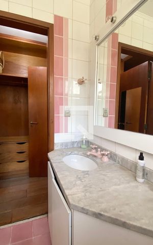 Casa de condomínio à venda com 340m², 3 quartos e 4 vagasBanheiro da Suíte 3