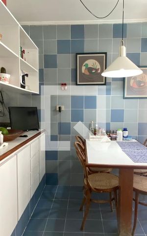 Casa de condomínio à venda com 340m², 3 quartos e 4 vagasCopa