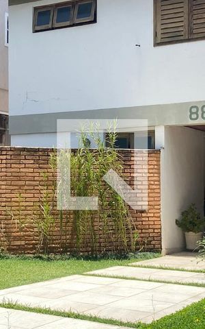 Casa de condomínio à venda com 340m², 3 quartos e 4 vagasFachada