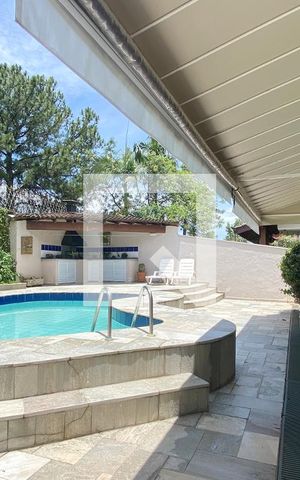 Casa de condomínio à venda com 340m², 3 quartos e 4 vagasPiscina