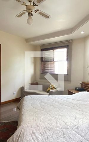 Casa de condomínio à venda com 340m², 3 quartos e 4 vagasSuíte 1