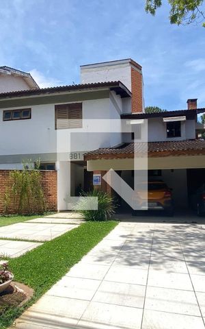Casa de condomínio à venda com 340m², 3 quartos e 4 vagasFachada