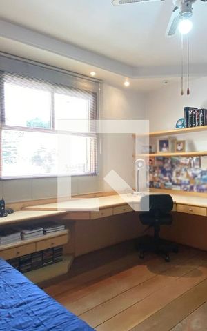 Casa de condomínio à venda com 340m², 3 quartos e 4 vagasSuíte 3