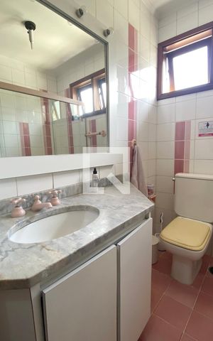 Casa de condomínio à venda com 340m², 3 quartos e 4 vagasBanheiro da Suíte 3