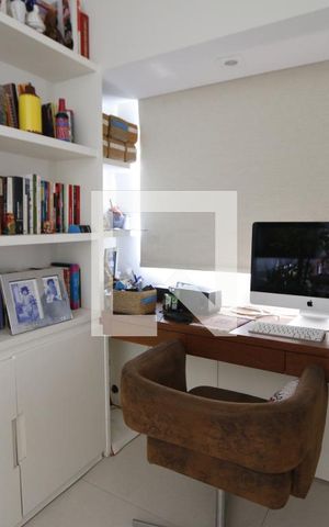 Apartamento à venda com 328m², 3 quartos e 3 vagasEscritório