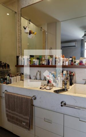 Apartamento à venda com 328m², 3 quartos e 3 vagasBanheiro da Suíte 3