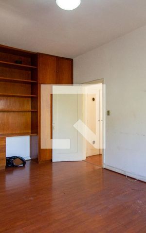 Casa para alugar com 300m², 3 quartos e 3 vagas Casa para alugar com 300m², 3 quartos e 3 vagasQuarto 1