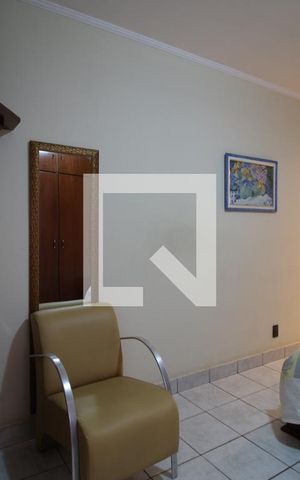 Casa à venda com 388m², 3 quartos e 7 vagasQuarto Suíte