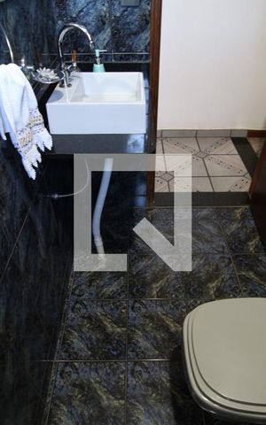 Casa à venda com 388m², 3 quartos e 7 vagasBanheiro 2